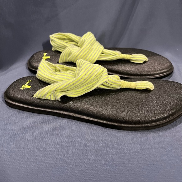 Sanuk Yoga Sling Sandals Sz 8 Chartreuse/Gray - Picture 3 of 9